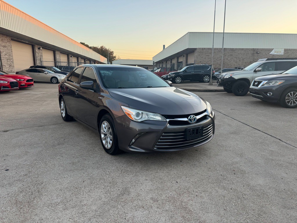 2017 Toyota Camry Image 17