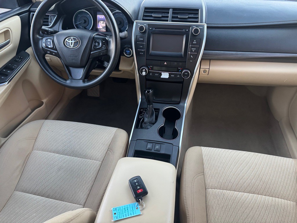 2017 Toyota Camry Image 28