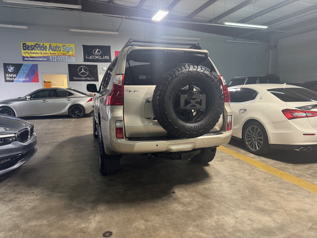 2012 Lexus GX Image 10