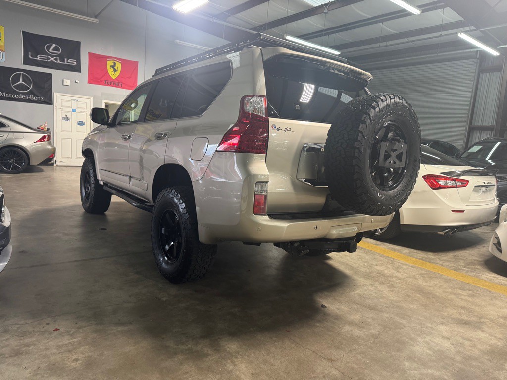 2012 Lexus GX Image 11