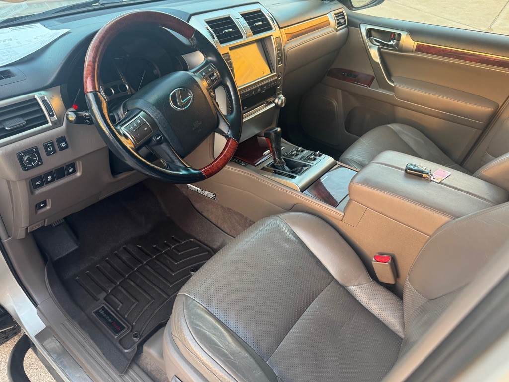 2012 Lexus GX Image 25