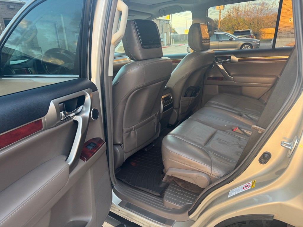 2012 Lexus GX Image 28