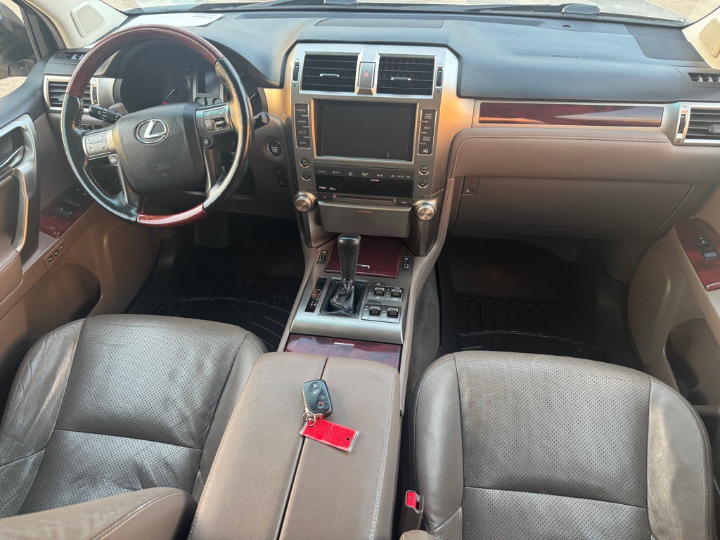2012 Lexus GX Image 33