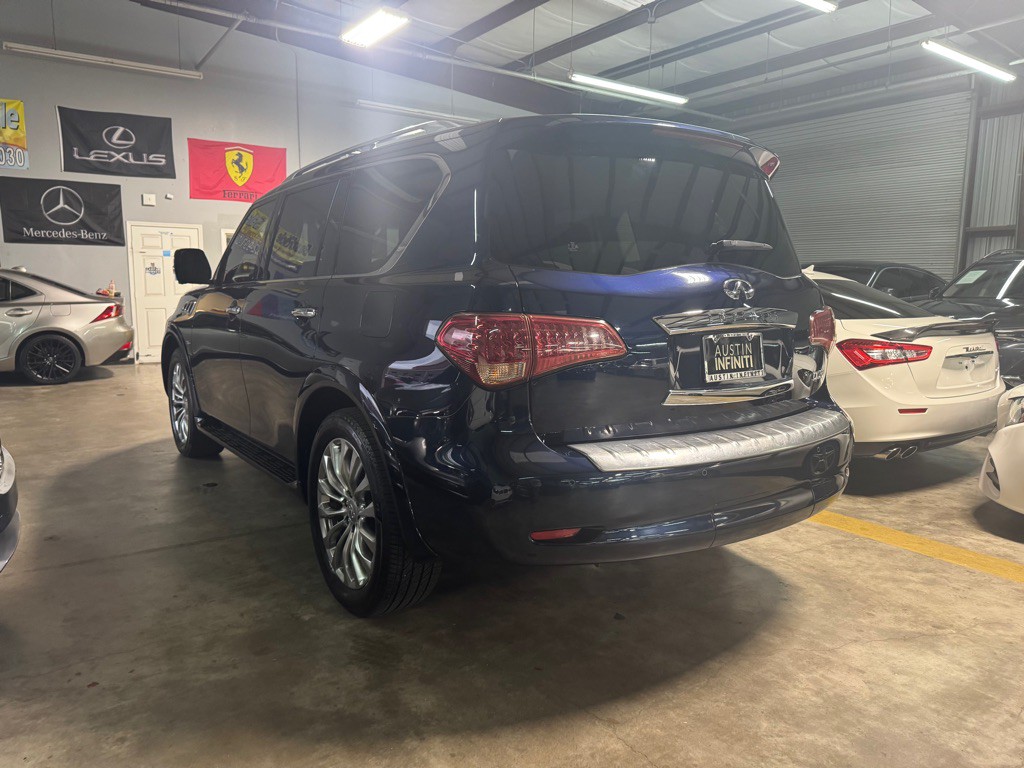 2017 INFINITI QX80 Image 8