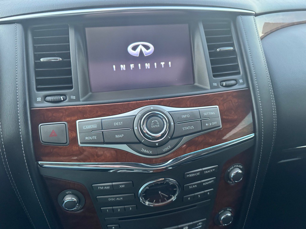 2017 INFINITI QX80 Image 34