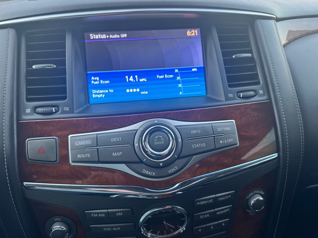 2017 INFINITI QX80 Image 35