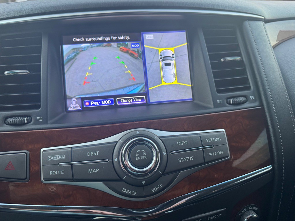 2017 INFINITI QX80 Image 37