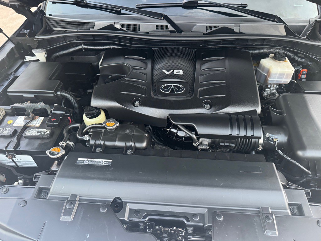 2017 INFINITI QX80 Image 40