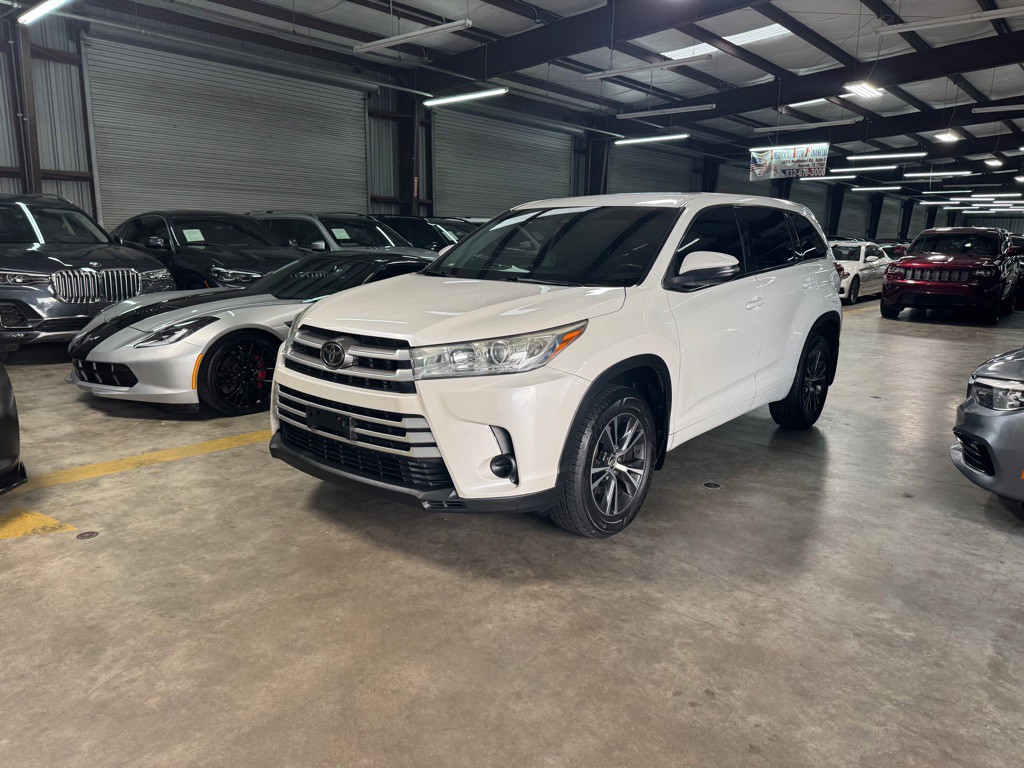 2018 Toyota Highlander Image 2