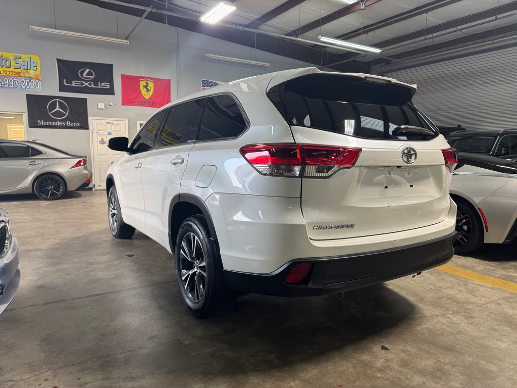 2018 Toyota Highlander Image 9