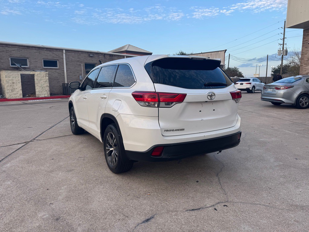 2018 Toyota Highlander Image 19