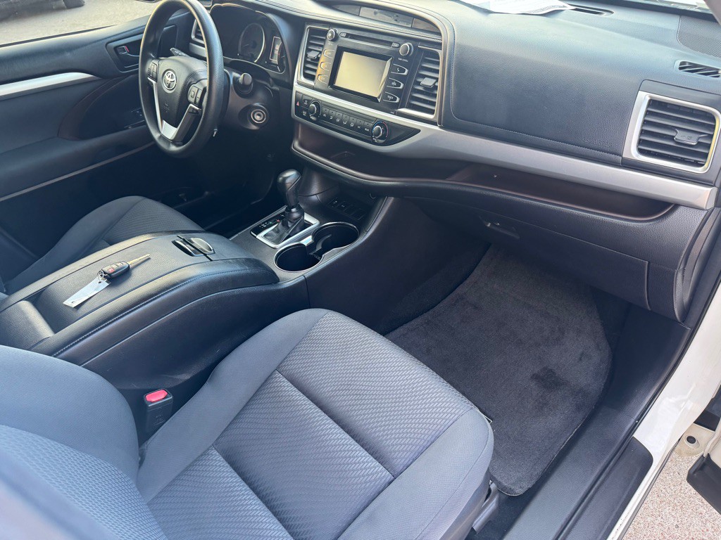 2018 Toyota Highlander Image 24