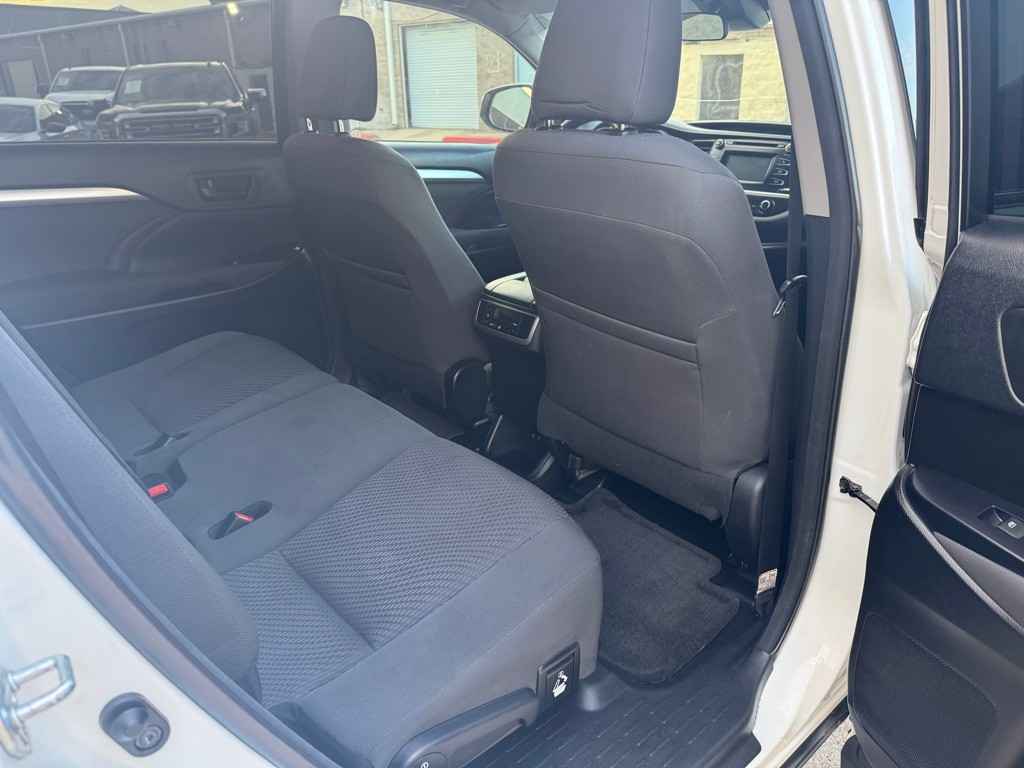 2018 Toyota Highlander Image 26