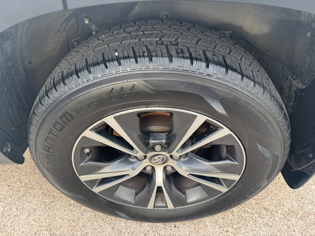 2018 Toyota Highlander Image 35