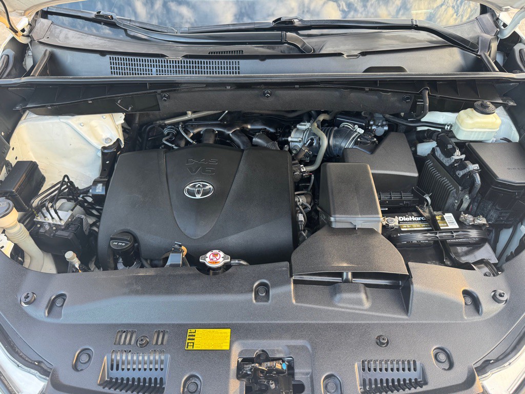 2018 Toyota Highlander Image 36