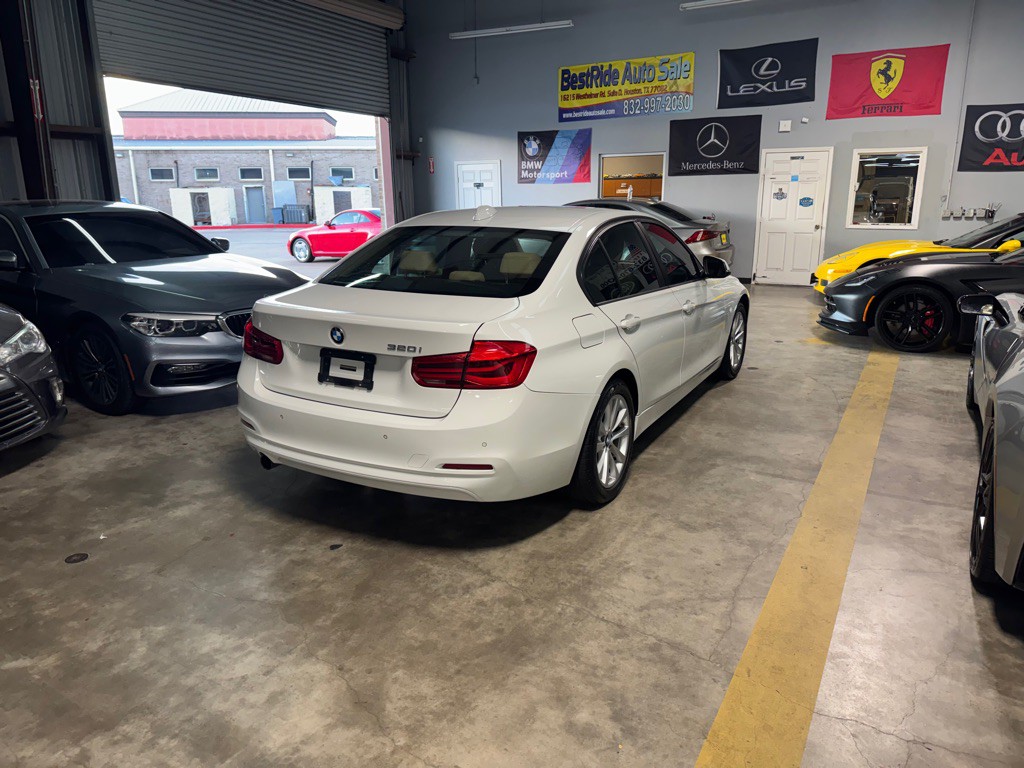 2017 BMW 3 Series Image 7