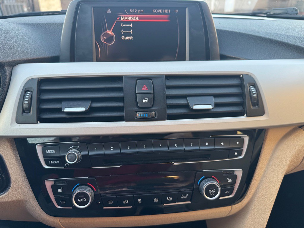 2017 BMW 3 Series Image 28