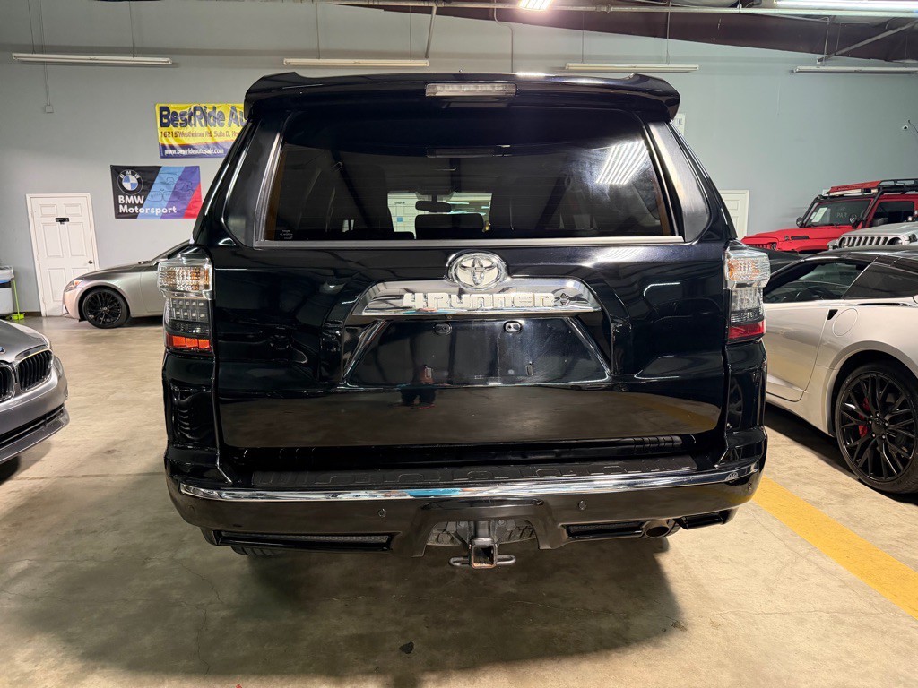 2016 Toyota 4Runner Image 8