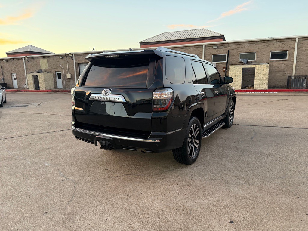 2016 Toyota 4Runner Image 17