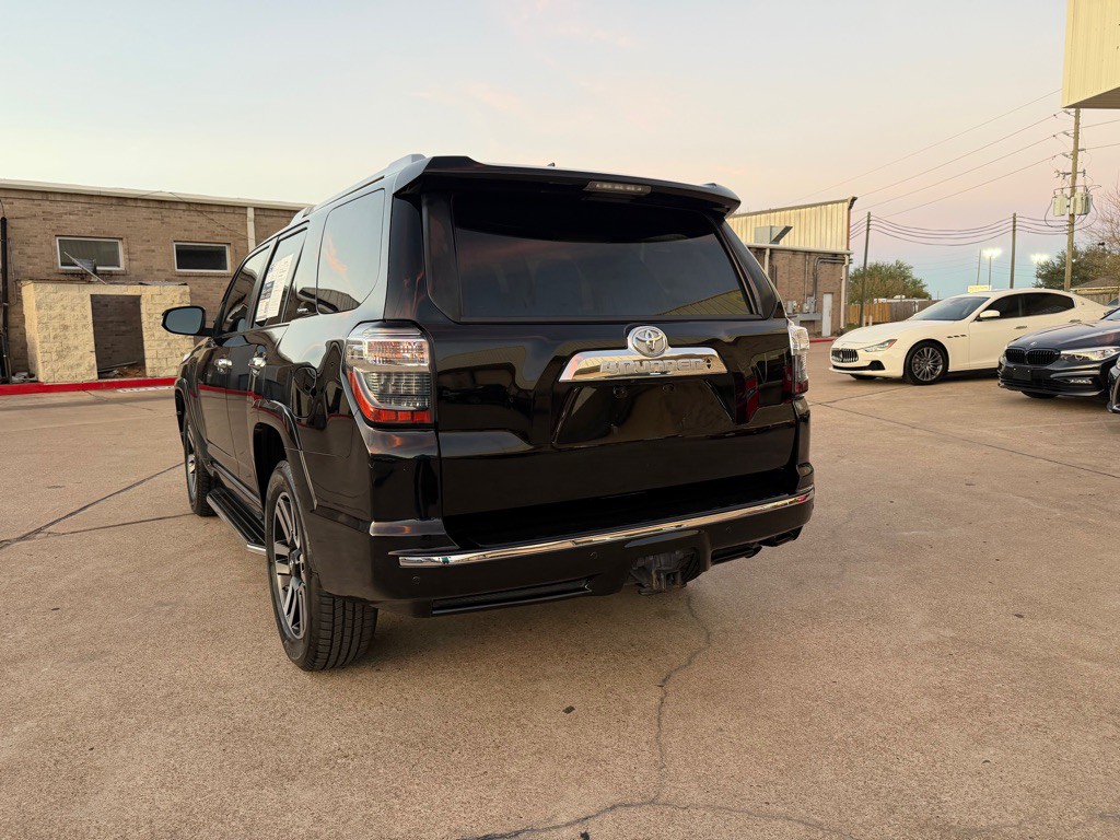 2016 Toyota 4Runner Image 18