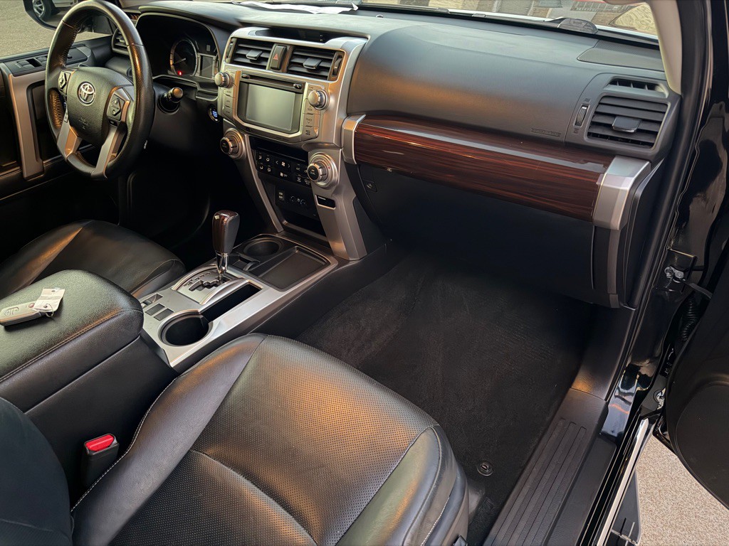 2016 Toyota 4Runner Image 23