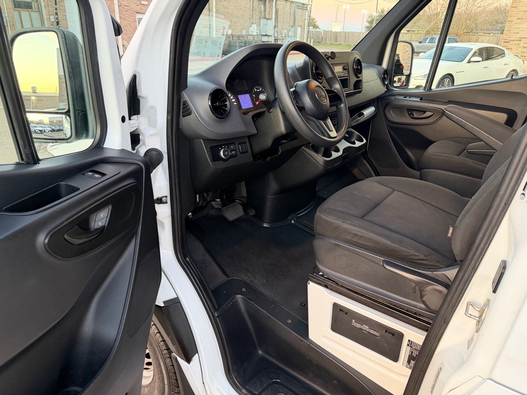 2019 Mercedes-Benz Sprinter Image 18