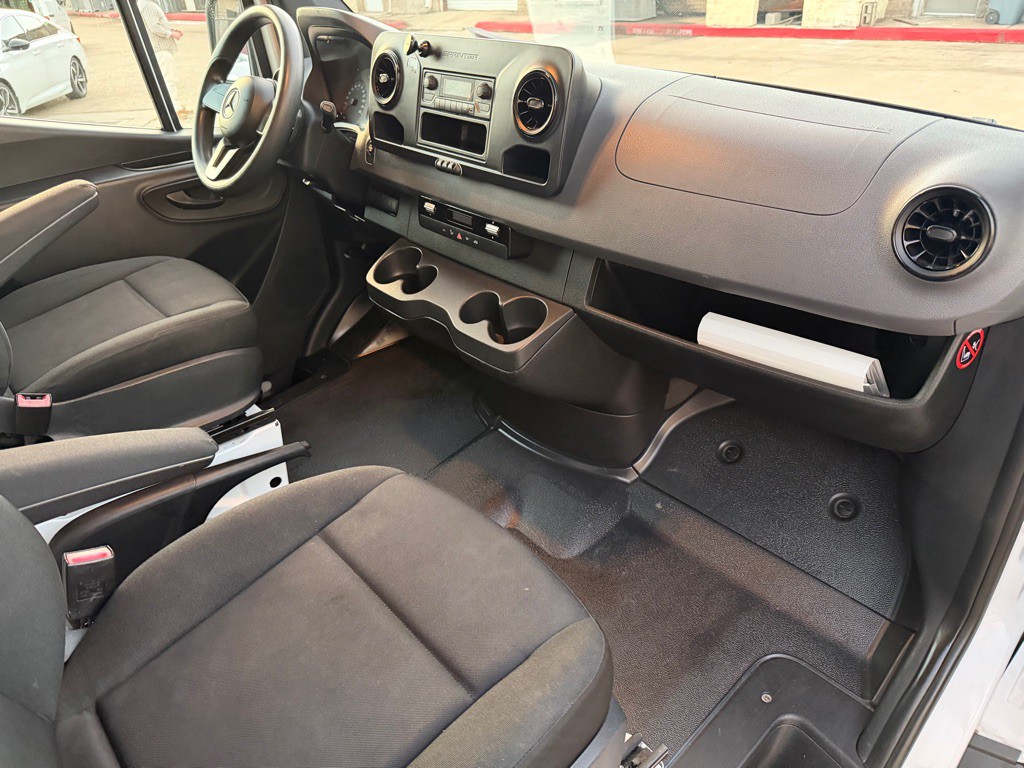 2019 Mercedes-Benz Sprinter Image 21