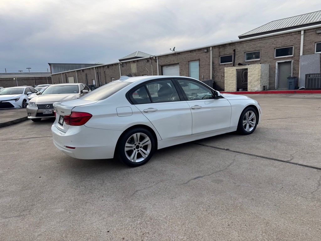 2016 BMW 3 Series Image 18