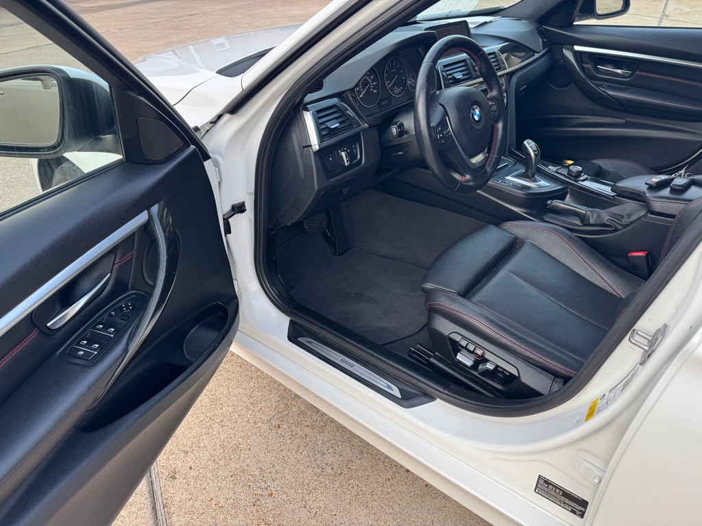 2016 BMW 3 Series Image 23