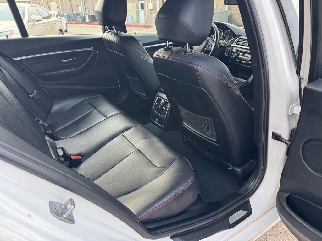 2016 BMW 3 Series Image 28