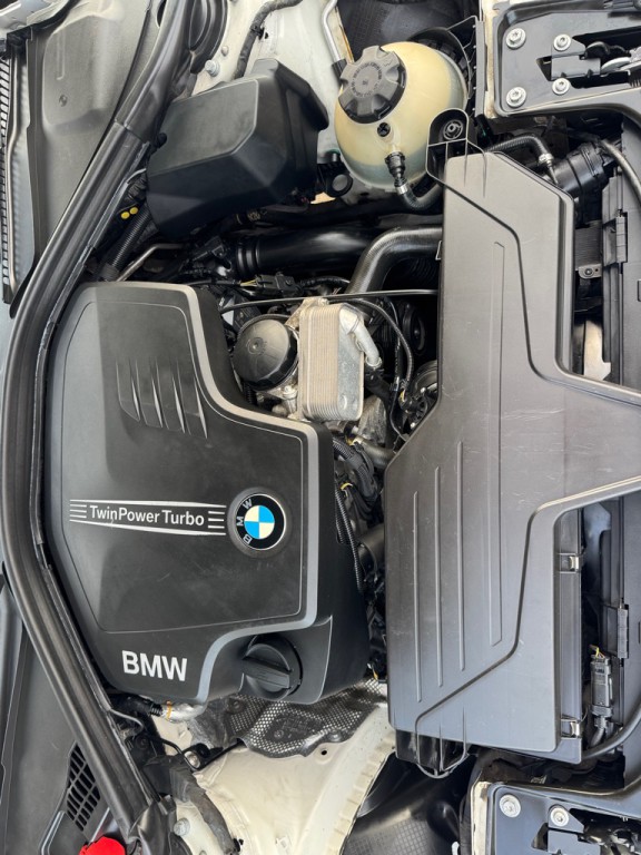 2016 BMW 3 Series Image 36