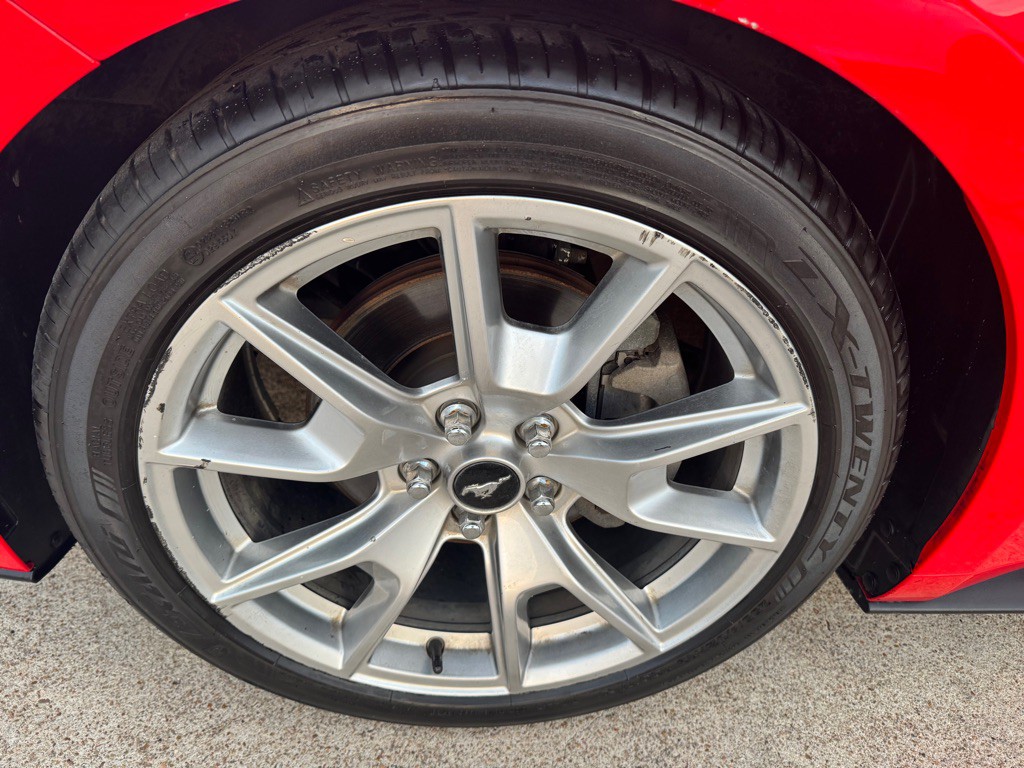 2015 Ford Mustang Image 35