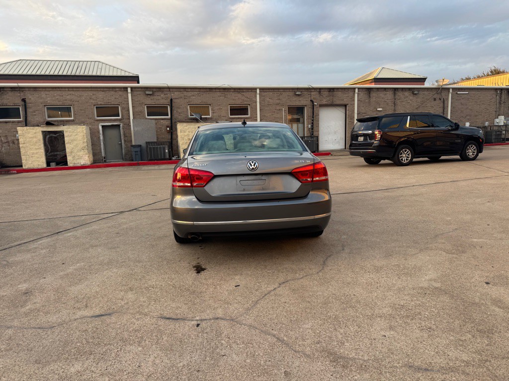 2015 Volkswagen Passat Image 16