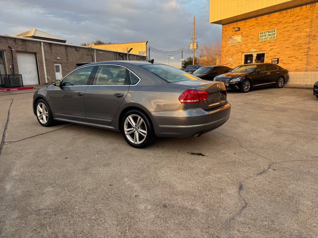 2015 Volkswagen Passat Image 17
