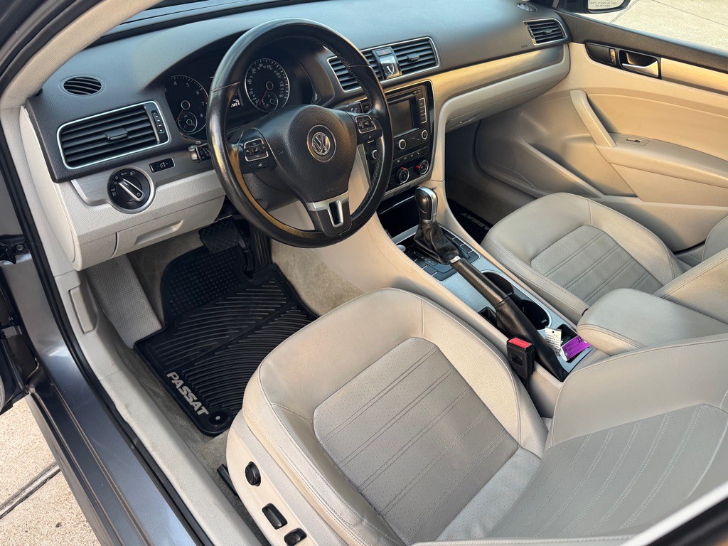 2015 Volkswagen Passat Image 19