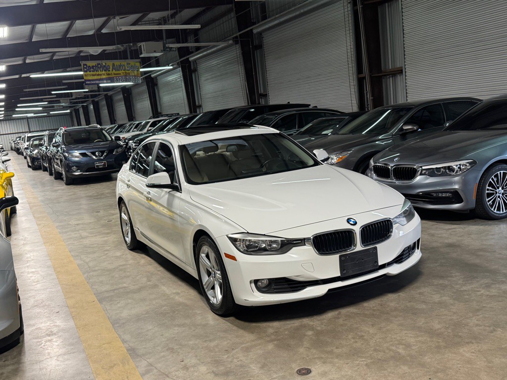 2013 BMW 3 Series Image 4