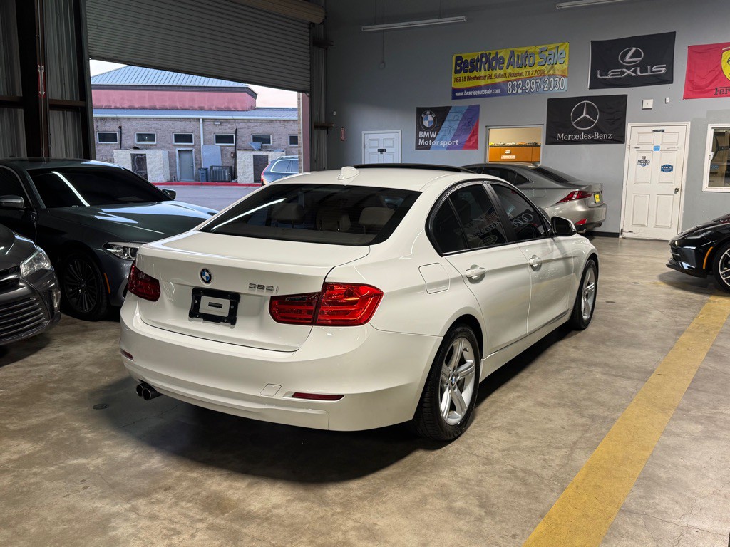 2013 BMW 3 Series Image 5