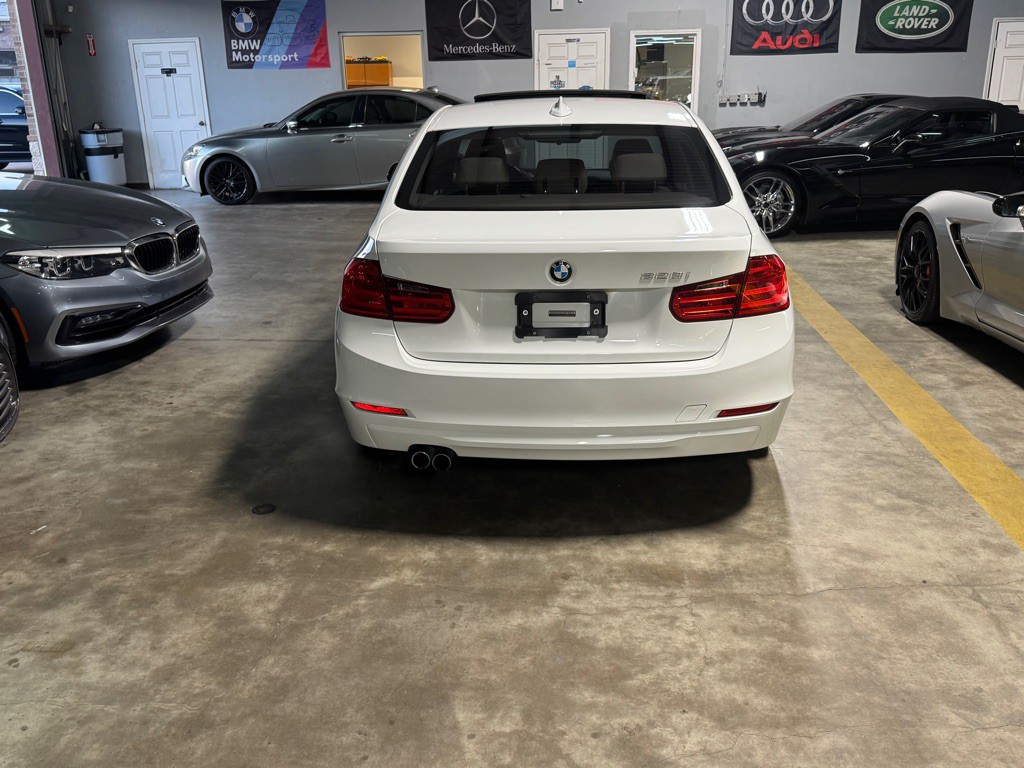 2013 BMW 3 Series Image 6