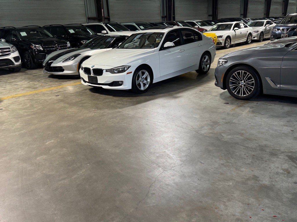 2013 BMW 3 Series Image 8