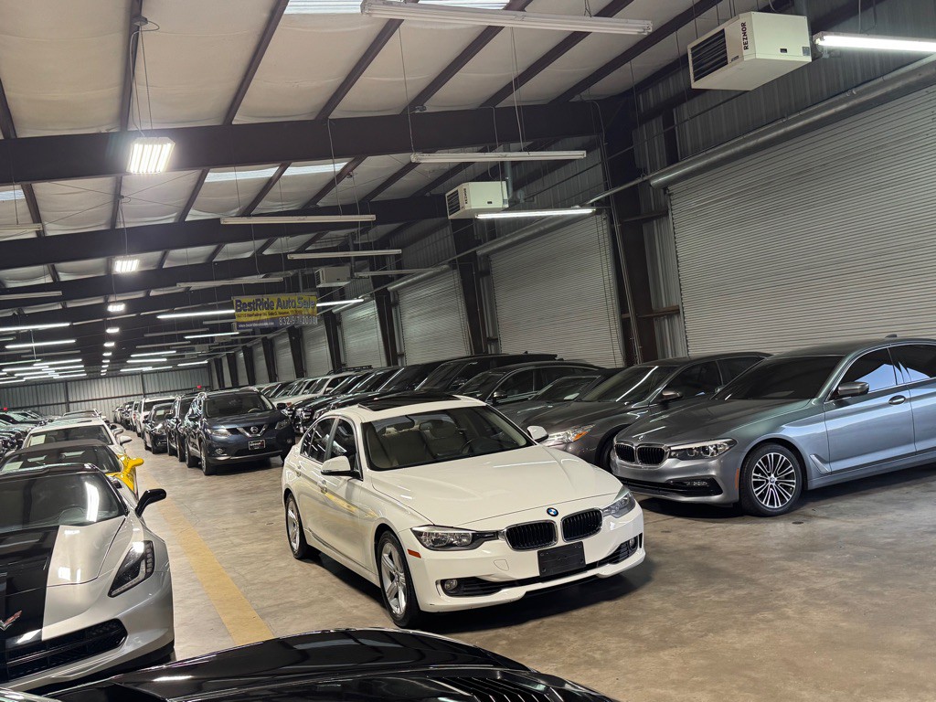 2013 BMW 3 Series Image 10