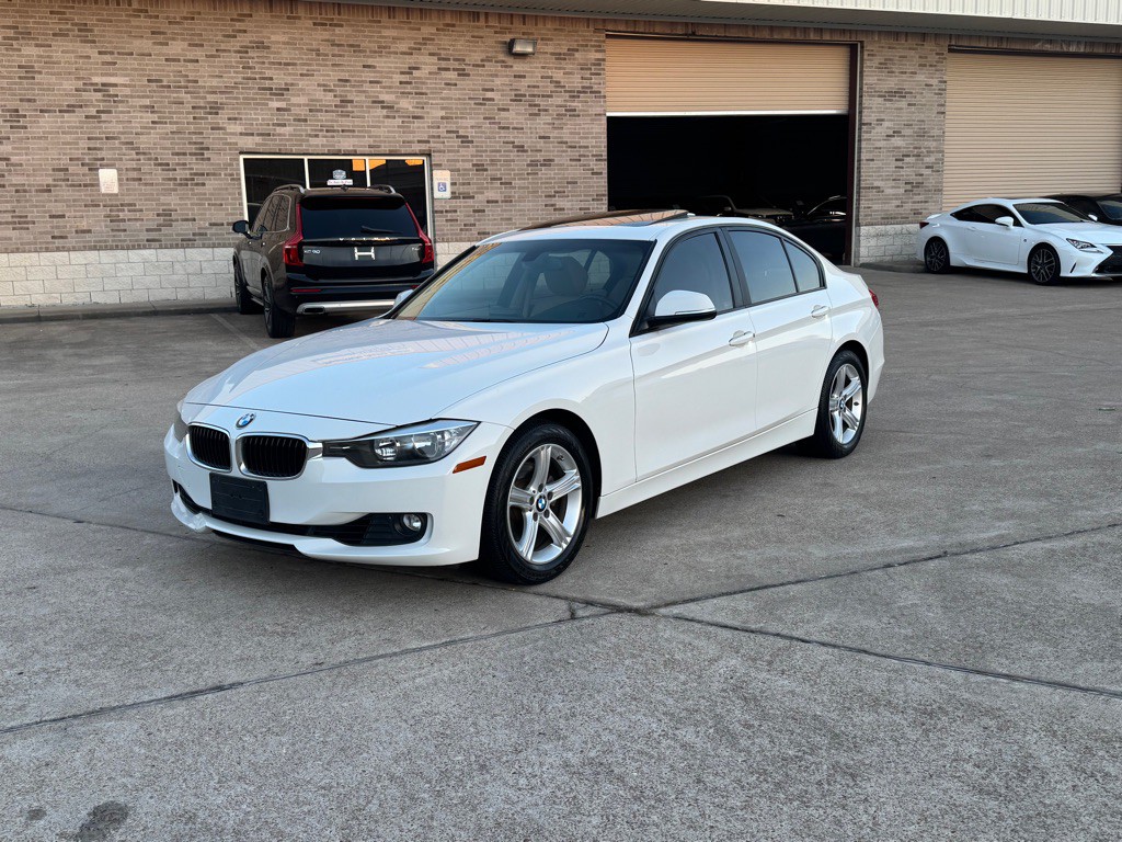 2013 BMW 3 Series Image 12