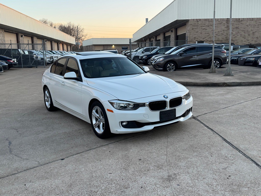 2013 BMW 3 Series Image 14