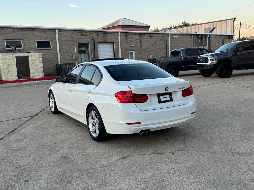 2013 BMW 3 Series Image 17