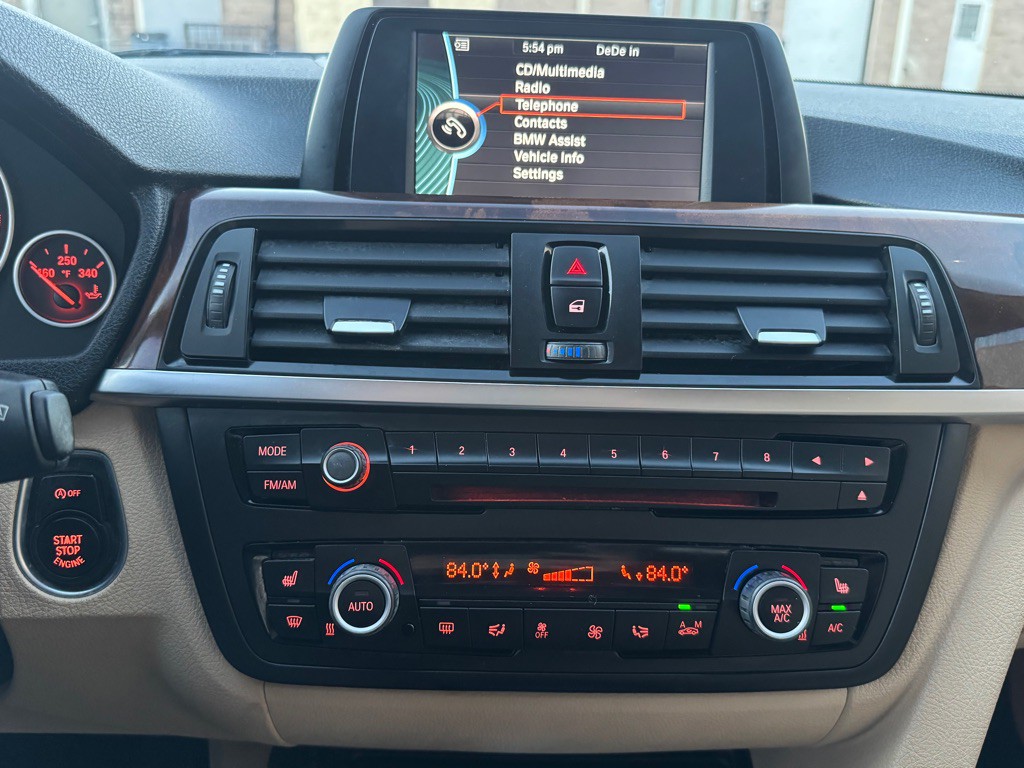 2013 BMW 3 Series Image 28