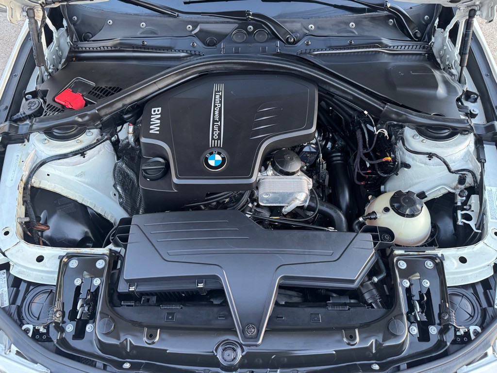 2013 BMW 3 Series Image 35