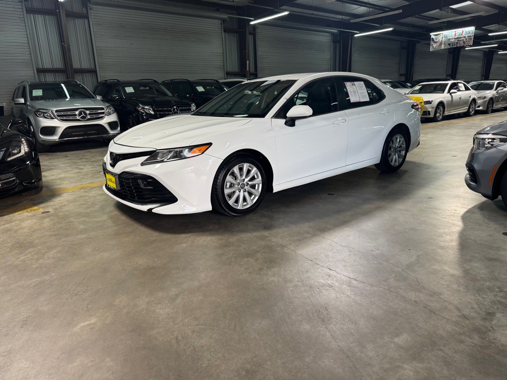 2018 Toyota Camry Image 2