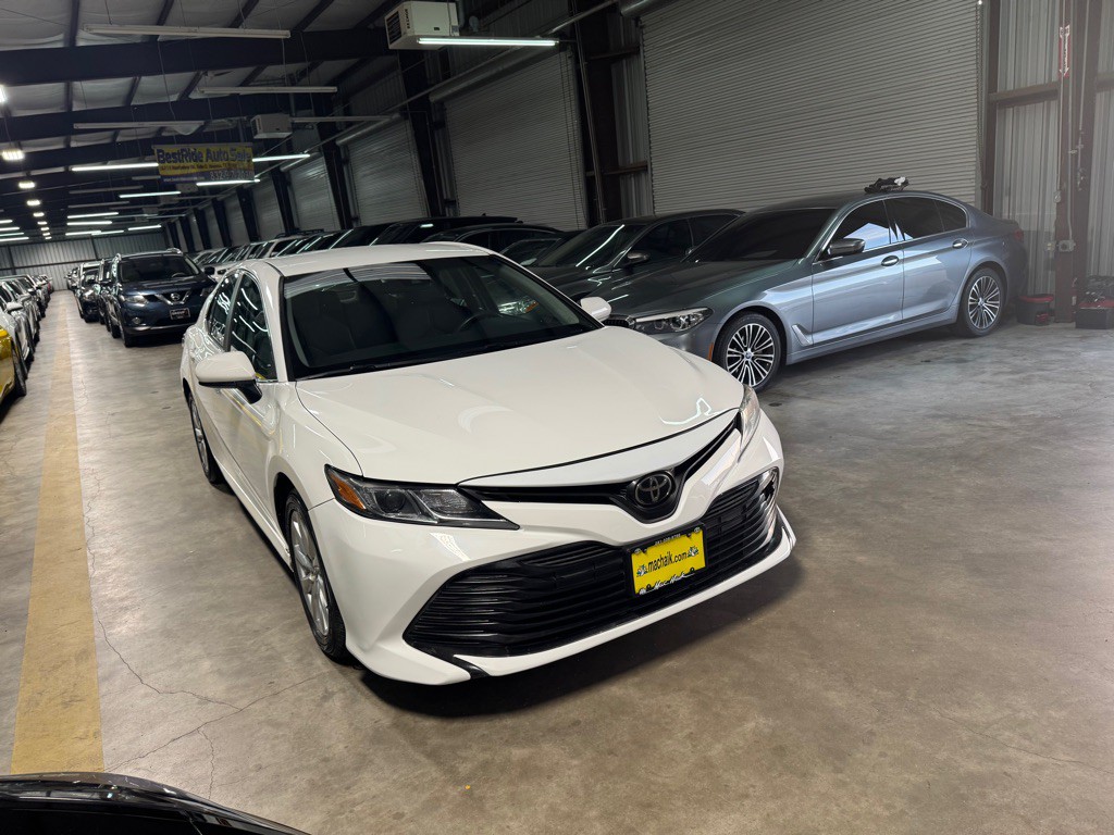 2018 Toyota Camry Image 6