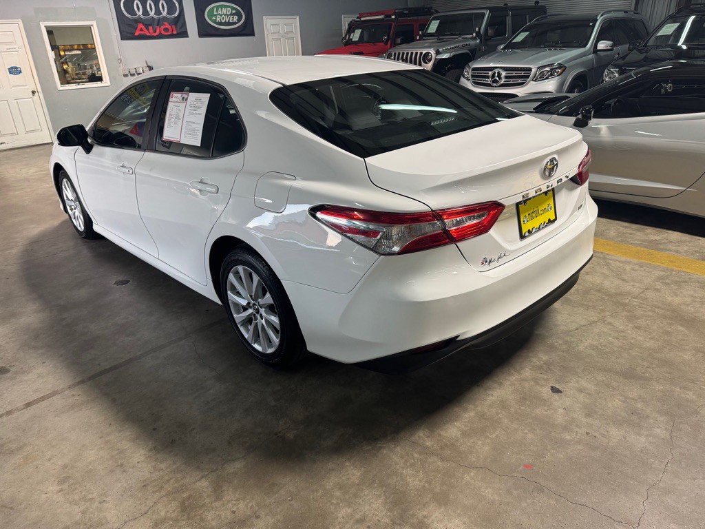 2018 Toyota Camry Image 11