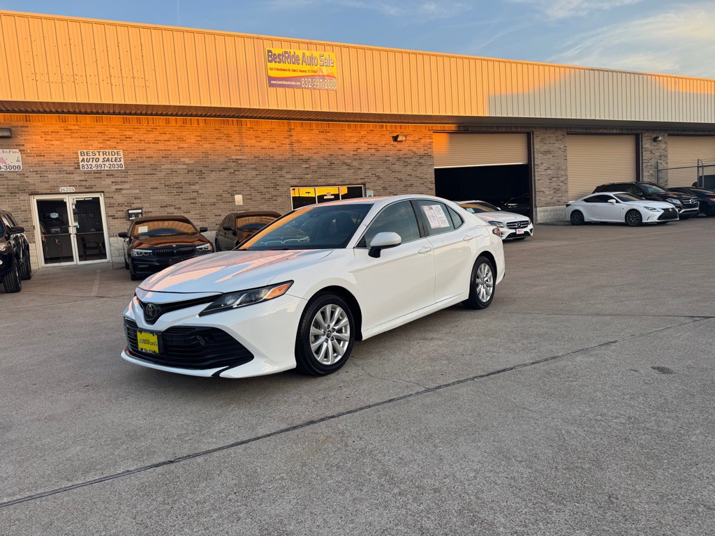 2018 Toyota Camry Image 14