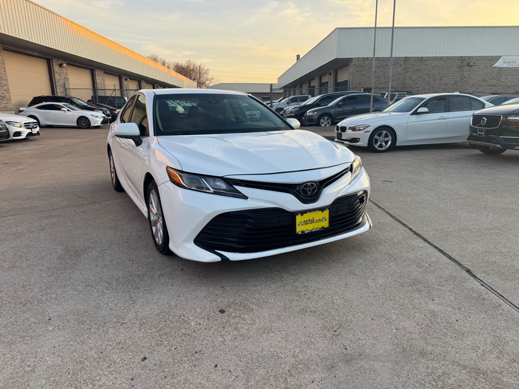 2018 Toyota Camry Image 18